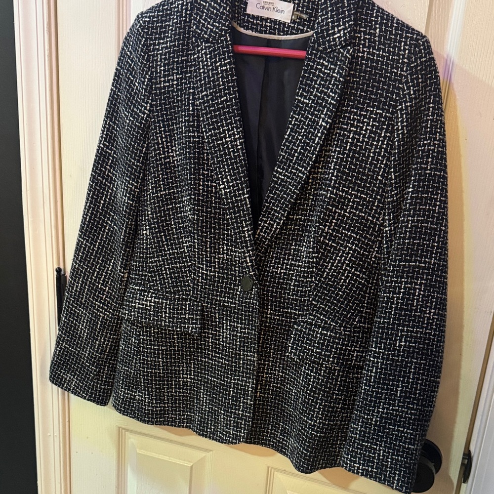 Calvin Klein Women's Textured Black and White Blazer